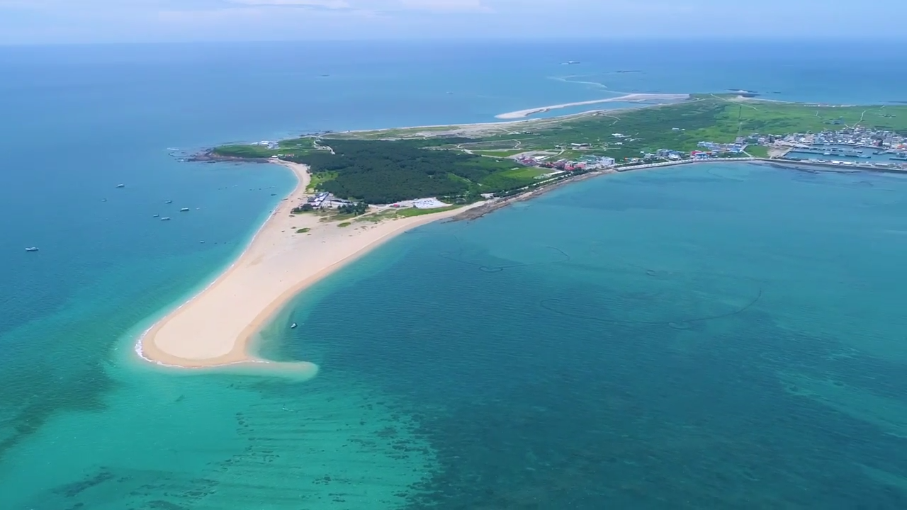 Sand, Sun, and Sea in Taiwan 3min